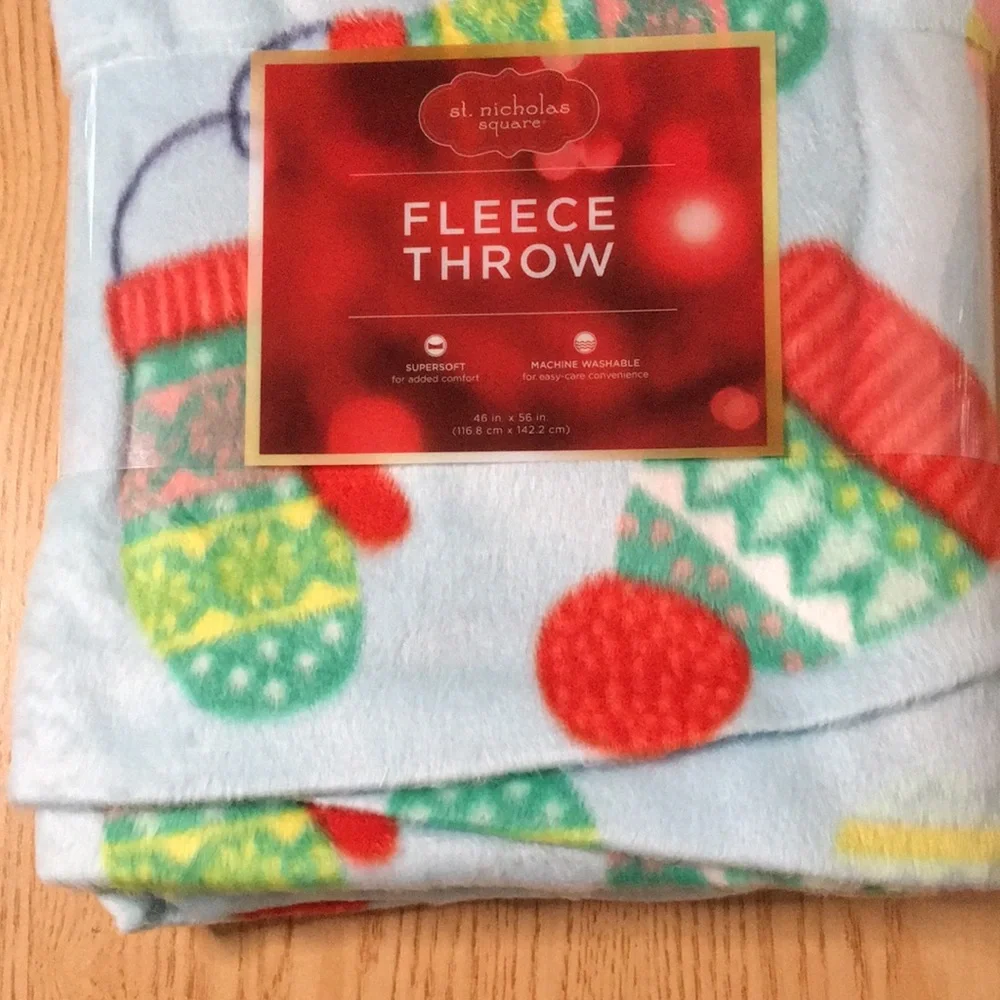 New 1 St Nicholas Square Mittens Hats Print Fleece Throw Blanket Blue Red Green